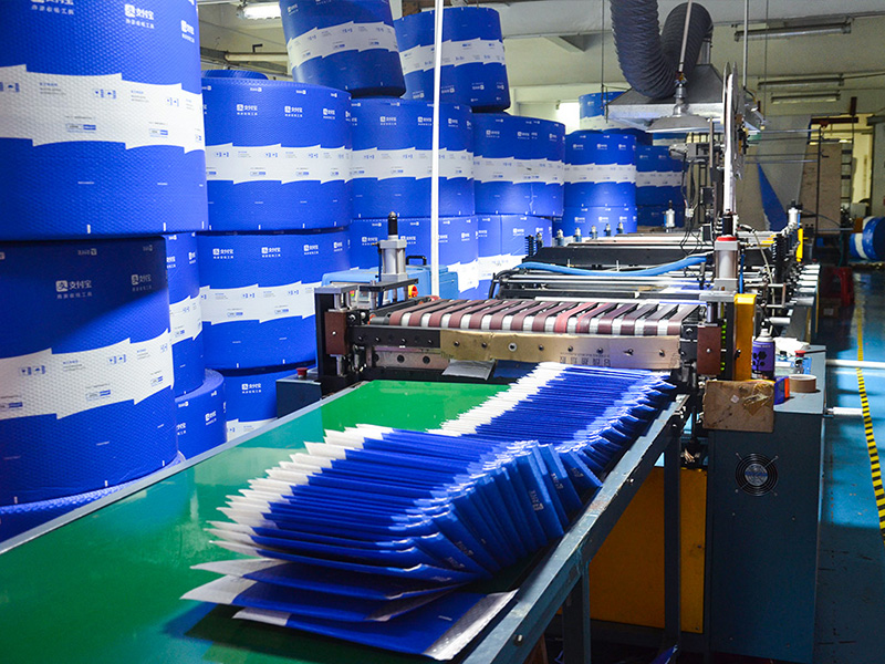 Composite bubble bag making machine